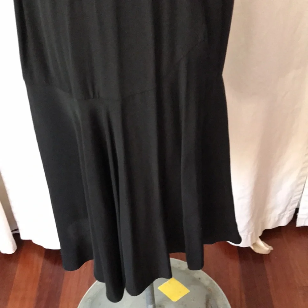 Dropped waist flared black skirt 10 - Picture 4 of 6